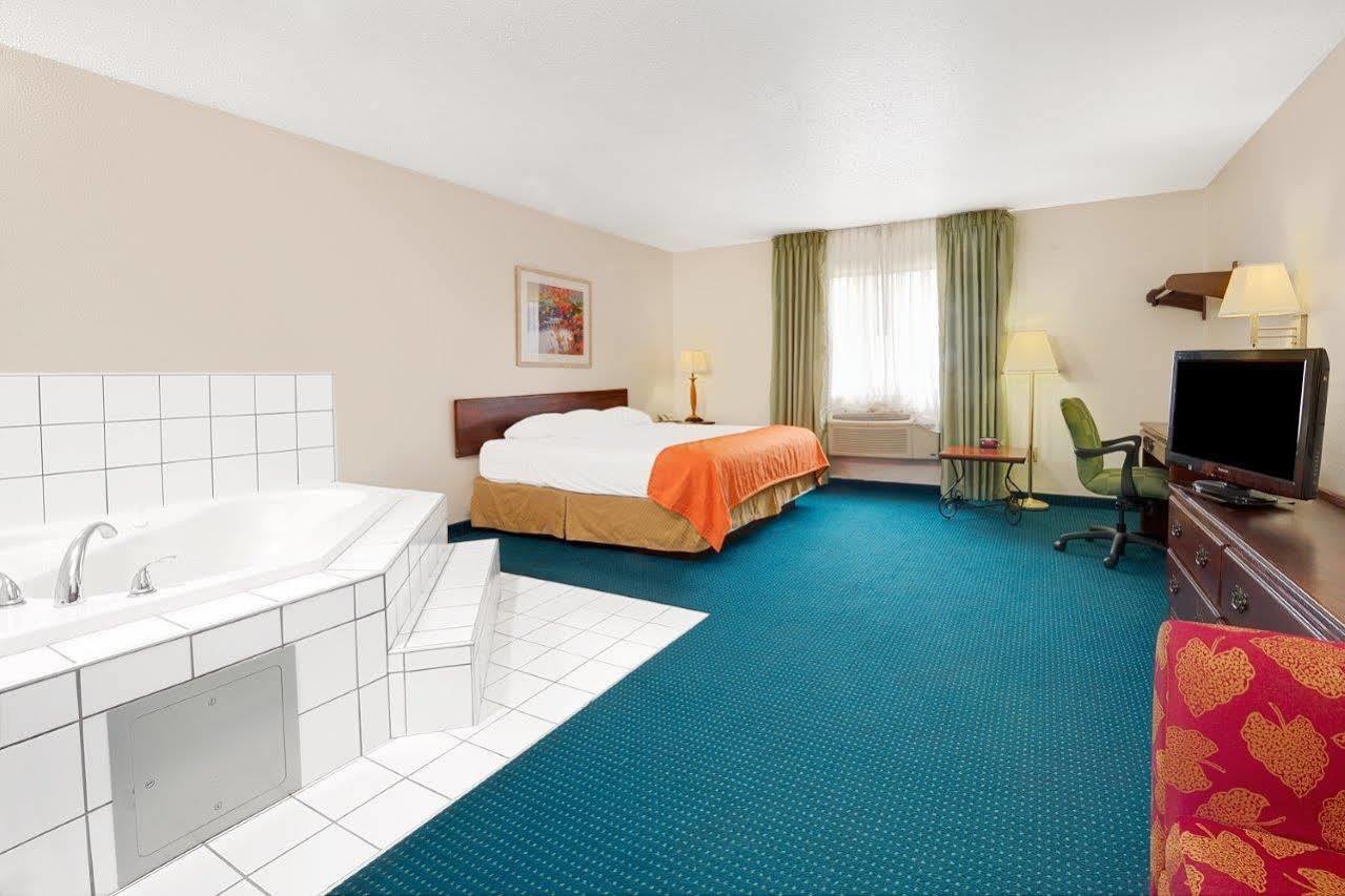 Quality Inn Noblesville-Indianapolis Exterior foto